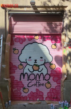 Mural Momo Coffee Cafe Manga Perrito Blanco Peluche 300x100000